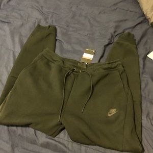 Nike tech fleece large